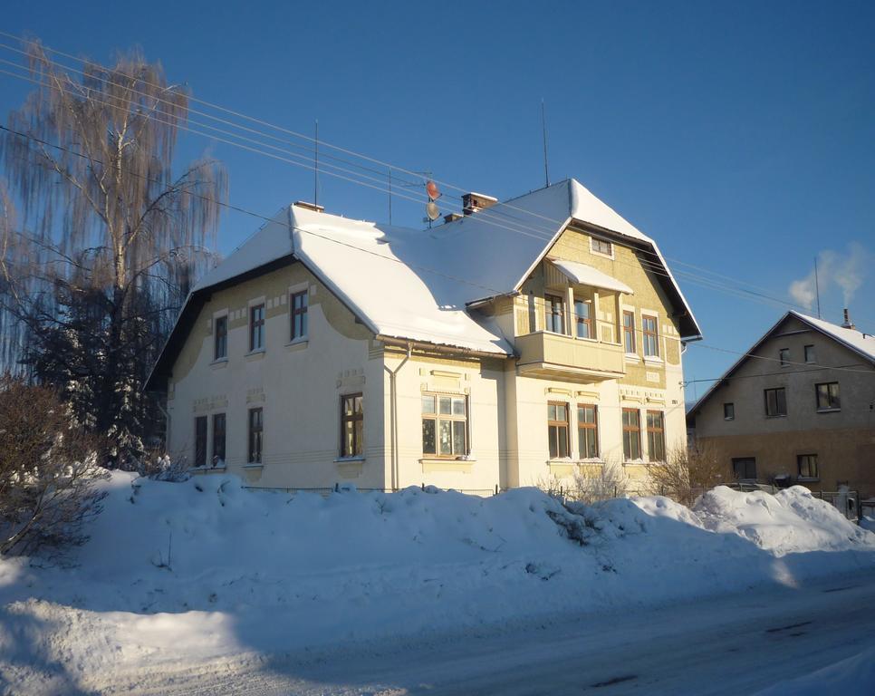 Mlade Buky 261 Apartman Kültér fotó