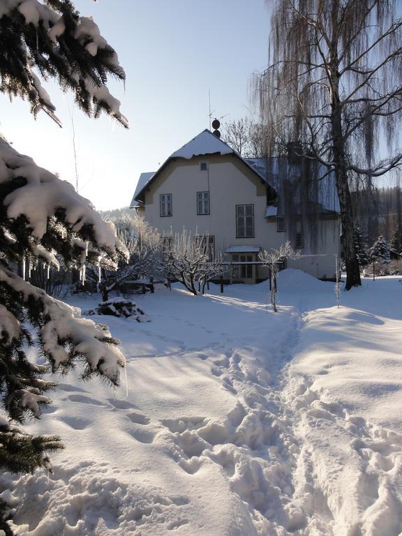 Mlade Buky 261 Apartman Kültér fotó