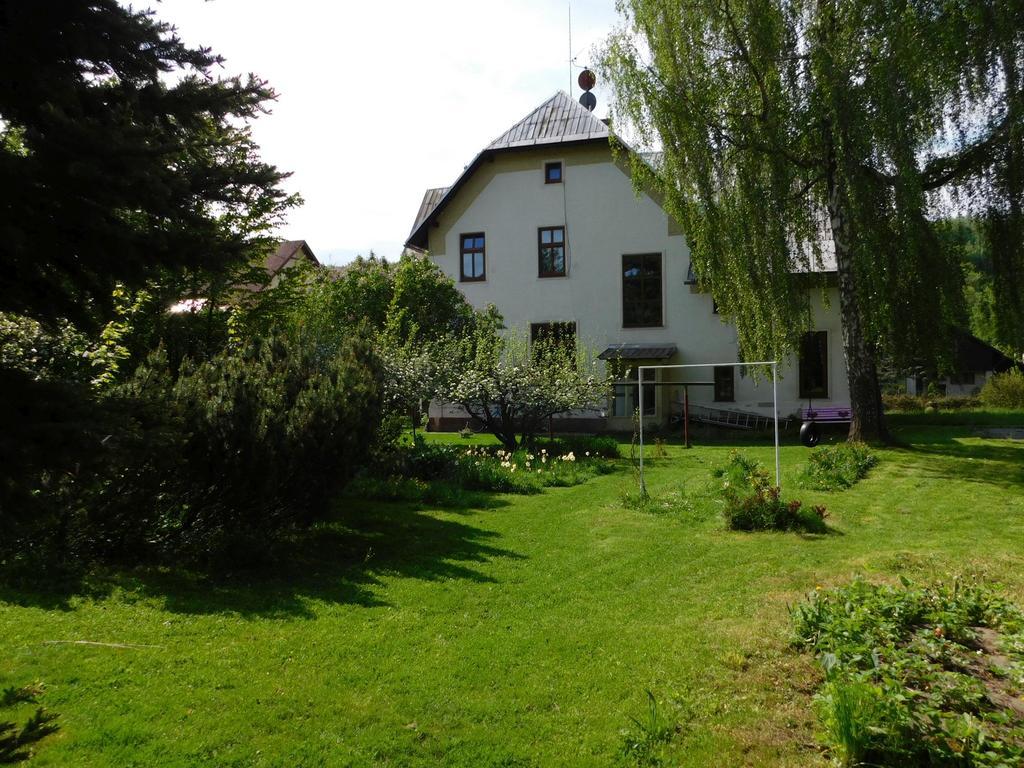 Mlade Buky 261 Apartman Kültér fotó