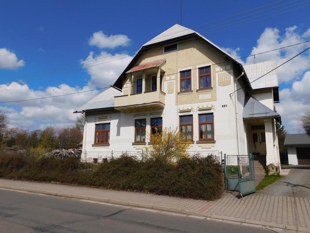 Mlade Buky 261 Apartman Kültér fotó